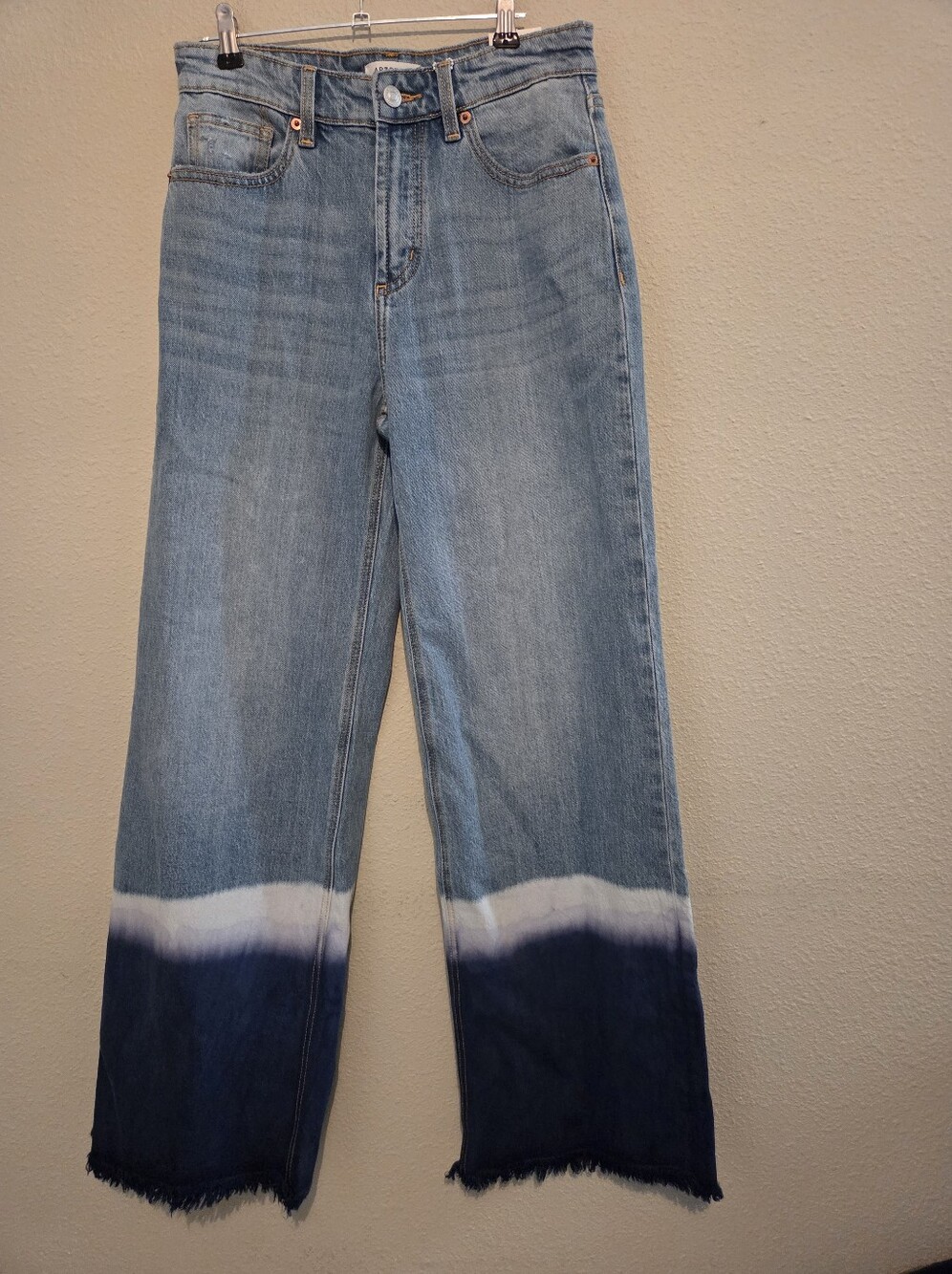 Artemis Vintage Women’s Wide-Leg Dip-Dye Jeans in Light & Dark Blue Tie-dye